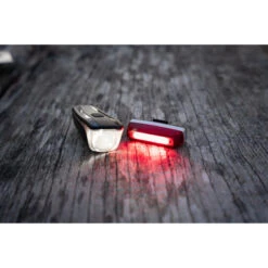 Incirca Lichtset, Light LED, Frontscheinwerfer/R&uuml;cklicht 0.5 Watt USB Akku Inside, Inkl. Halterung -Fahrradteileladen incirca lichtset light led frontscheinwerfer ruecklicht 05 watt usb akku inside inkl halterung4