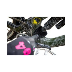 Muc-Off Brush-2 Prong 7 Muc-Off Brush-2 Prong -Fahrradteileladen muc off brush 2 prong3