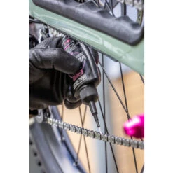 Muc-Off EBike Ketten&ouml;l F&uuml;r N&auml;sse 50 Ml -Fahrradteileladen muc off ebike kettenoel fuer naesse 50 ml3