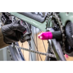 Muc-Off EBike Ketten&ouml;l F&uuml;r N&auml;sse 50 Ml -Fahrradteileladen muc off ebike kettenoel fuer naesse 50 ml4
