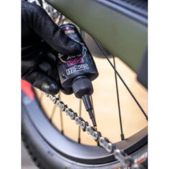Muc-Off EBike Ketten&ouml;l F&uuml;r Trockenheit 50 Ml -Fahrradteileladen muc off ebike kettenoel fuer trockenheit 50 ml4