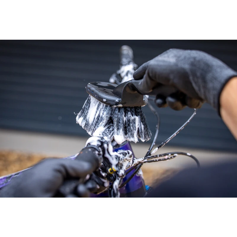 Muc-Off Soft Washing Brush 2 Muc-Off Soft Washing Brush - Image 2