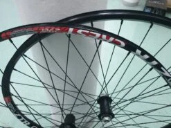 NoTubes ZTR Crest 29 Laufradsatz / Shimano XT 788 Naben -Fahrradteileladen notubes ztr crest 29 laufradsatz shimano xt 788 naben3