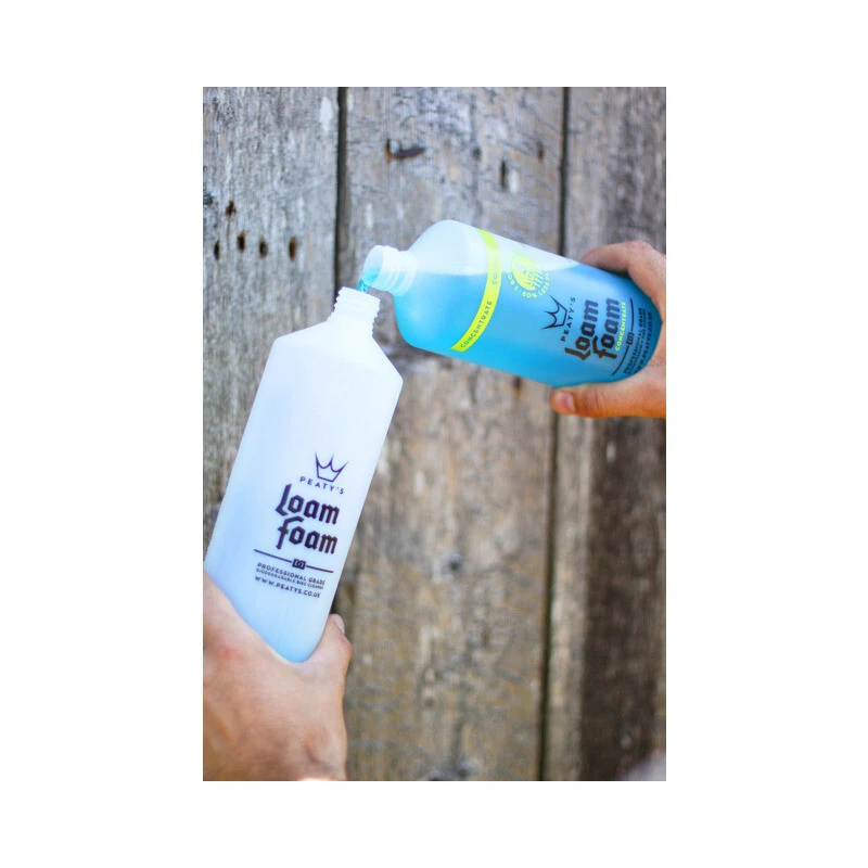 Peaty's LoamFoam Cleaner Concentrate 1L 2 Peaty's LoamFoam Cleaner Concentrate 1L - Image 2
